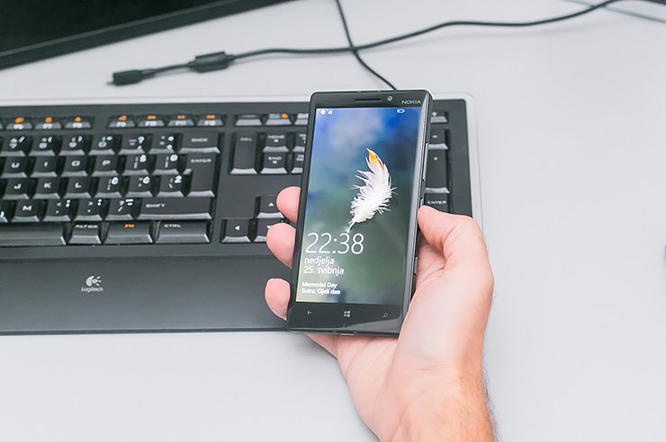 Nokia Lumia 930 (16).jpg